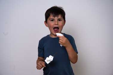 Les cubes d'allumage se confondent facilement avec les marshmallows